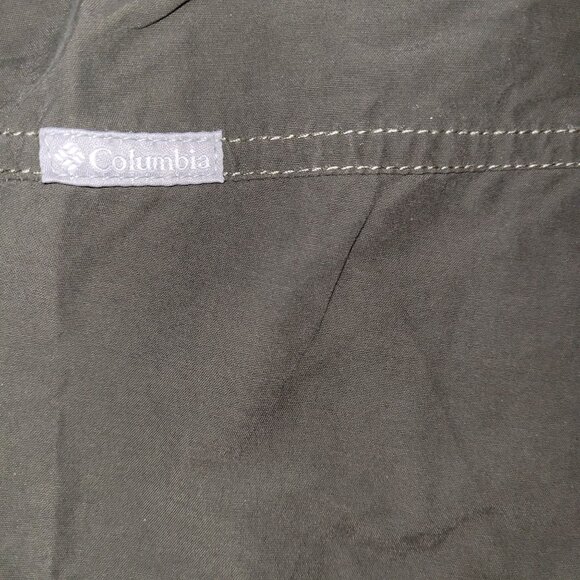 Columbia Men's Size 38 Green Cargo Shorts Moisture Wicking Multiple Pockets - Picture 3 of 7